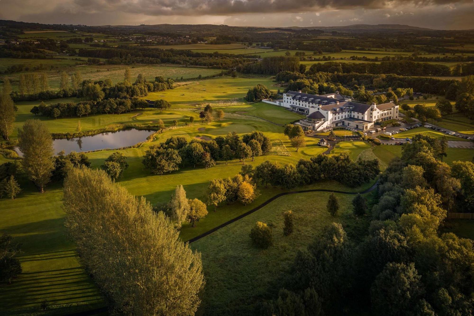 Doubletree By Hilton Belfast Templepatrick Hotel Bagian luar foto