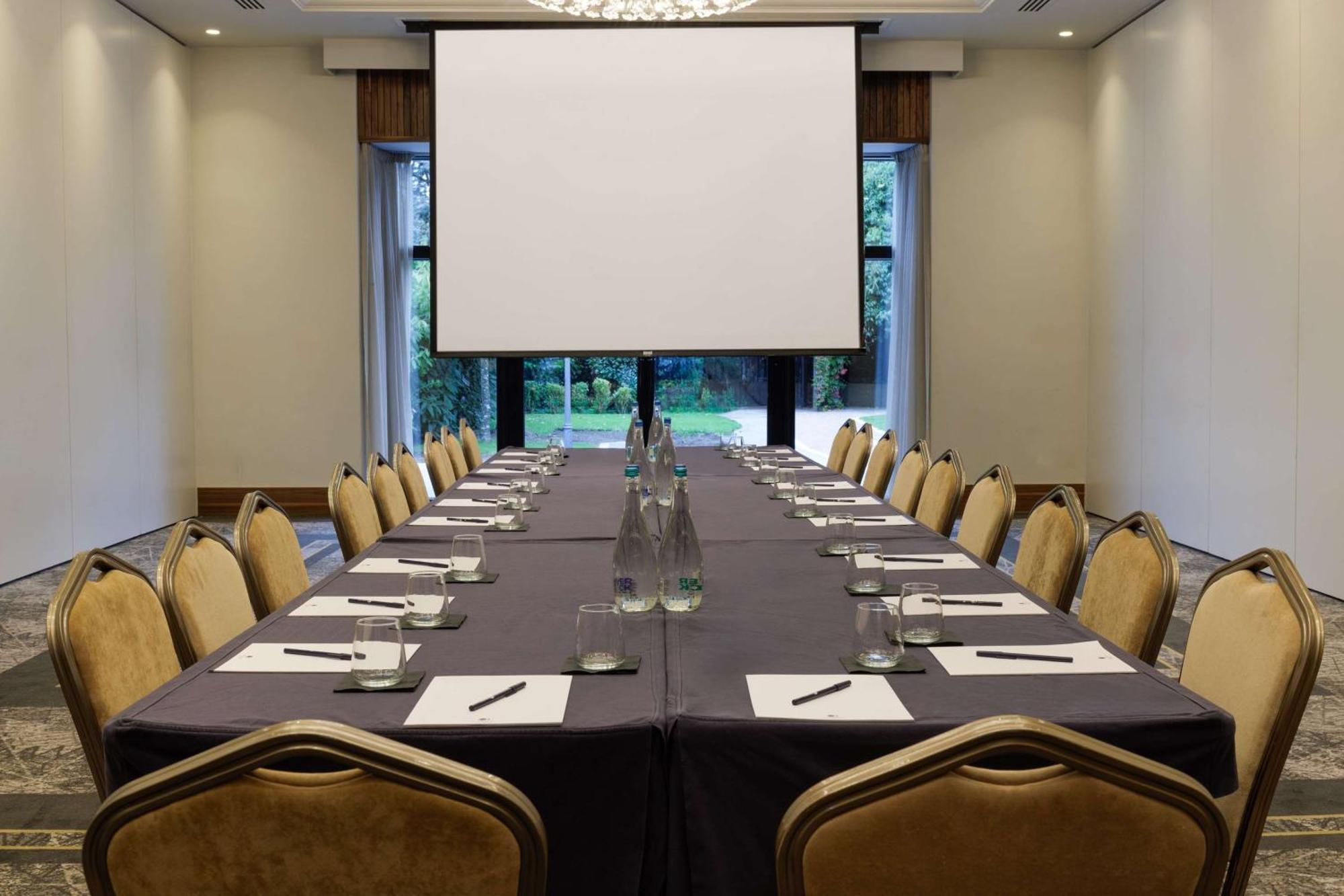 Doubletree By Hilton Belfast Templepatrick Hotel Bagian luar foto